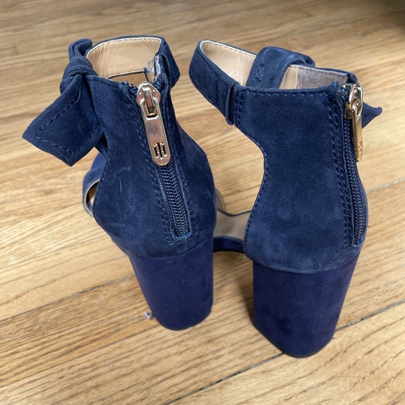 Navy Tommy Hilfiger Heels with Bow - Picture 3 of 4